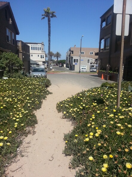 Building Photo - 16452 24th St