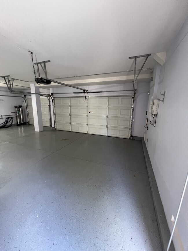 Building Photo - 42251 Harwick Ln