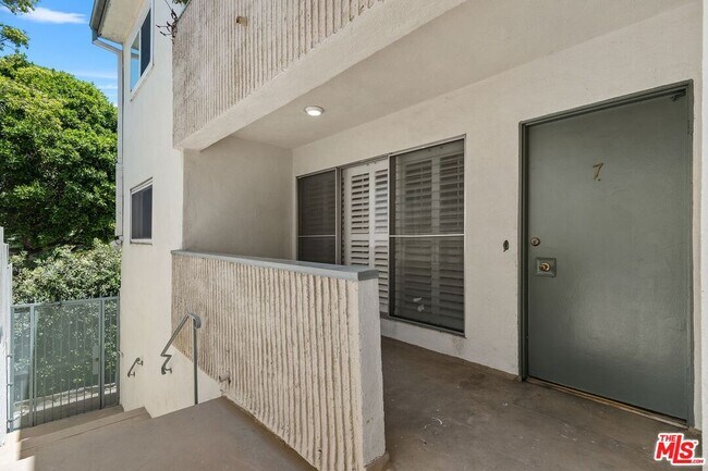 Building Photo - 2621 S Centinela Ave