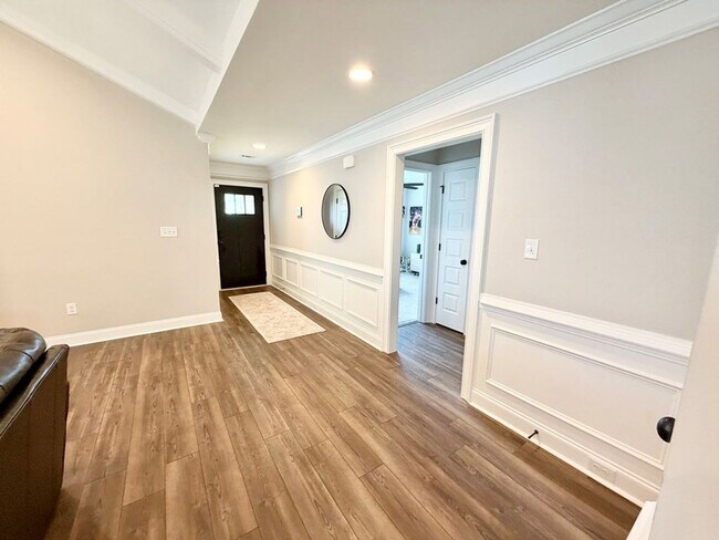Building Photo - 111 Ananias St