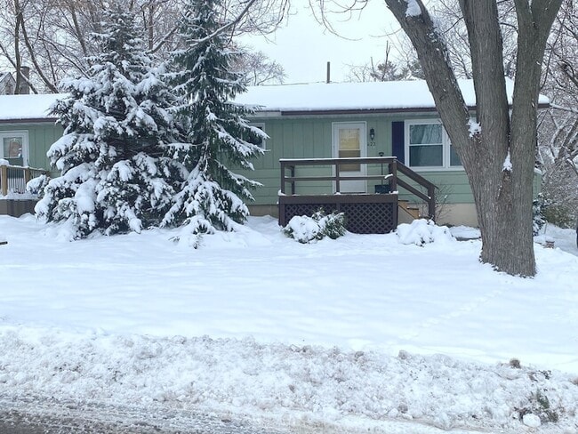 Primary Photo - 423 Grand Blvd