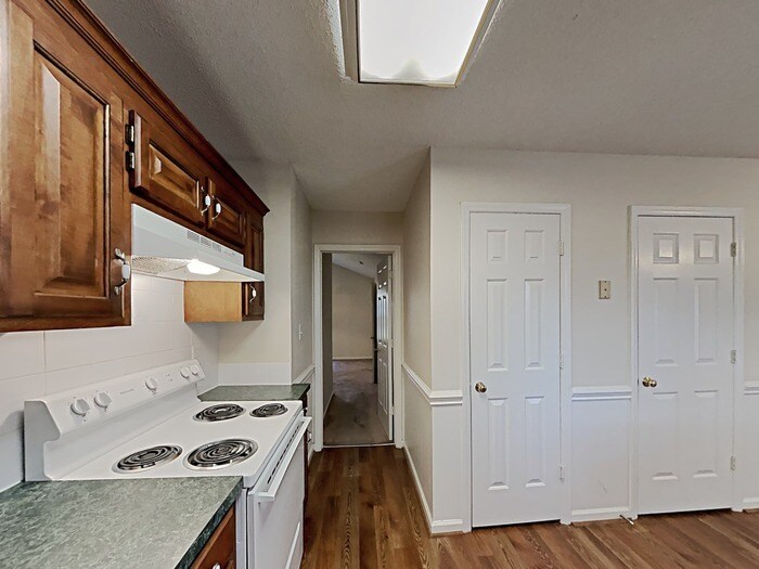 Building Photo - 315 Honeywood Ln
