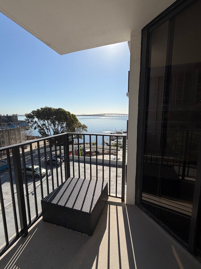 Building Photo - 1865 Brickell Ave