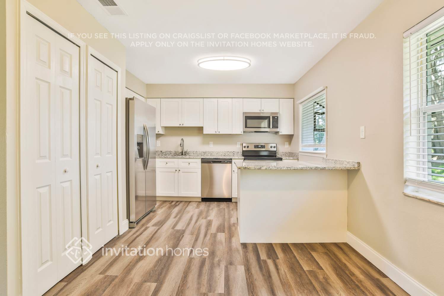 Building Photo - 316 E Rose Ln