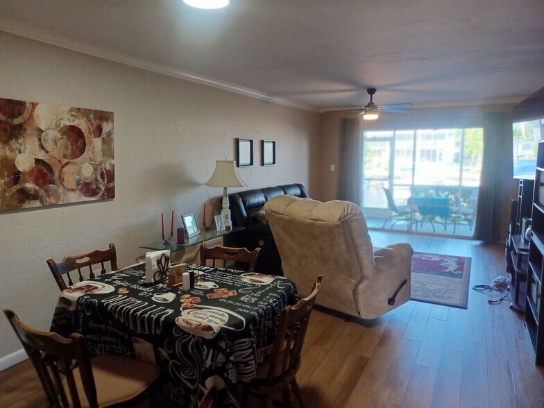 Building Photo - 909 SE 46th Ln