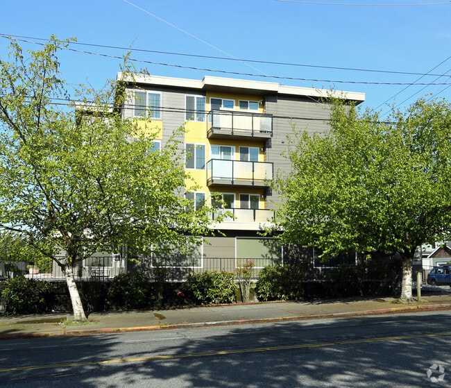 Building Photo - Anchor West