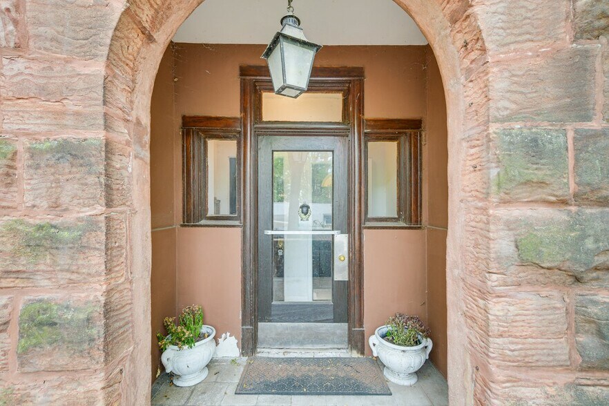 Building Photo - 5429 S Blackstone Ave