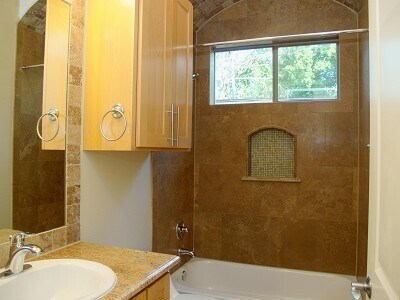 Building Photo - UT PRE-LEASE: Beautiful, Recently Constructed 6 bed/ 4 ba home in North Loop Area, Mins to UT