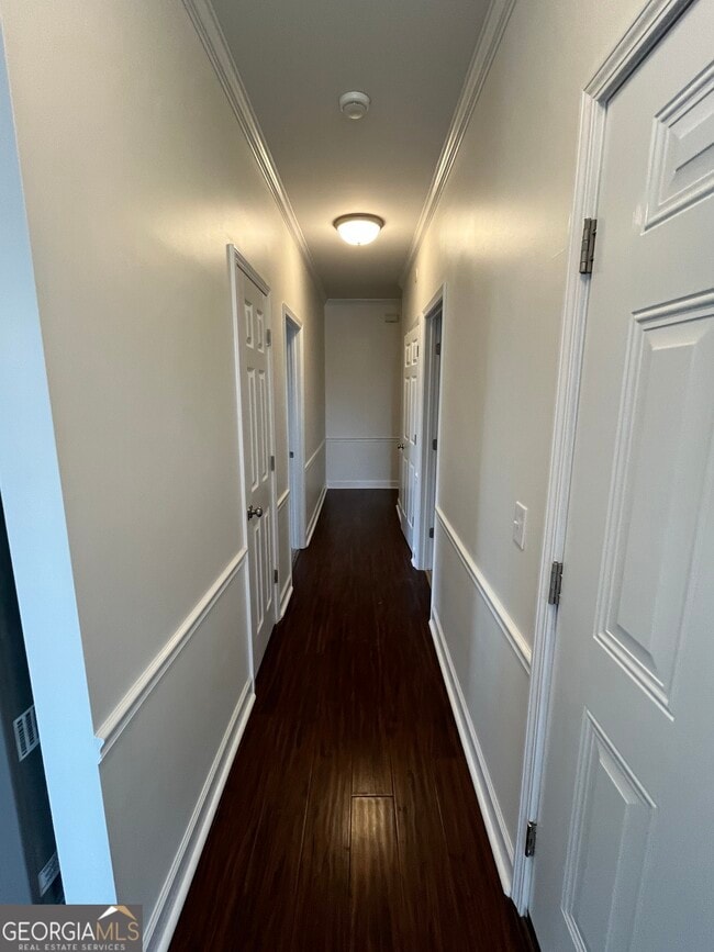 Building Photo - 65 E Main St