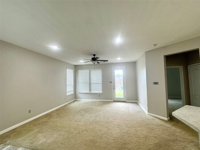 Building Photo - 18610 Lantern Walk Ln