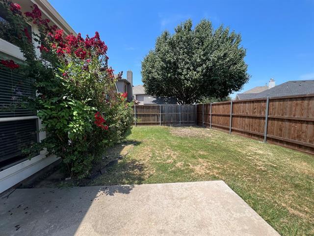 Building Photo - 217 Willowlake Dr