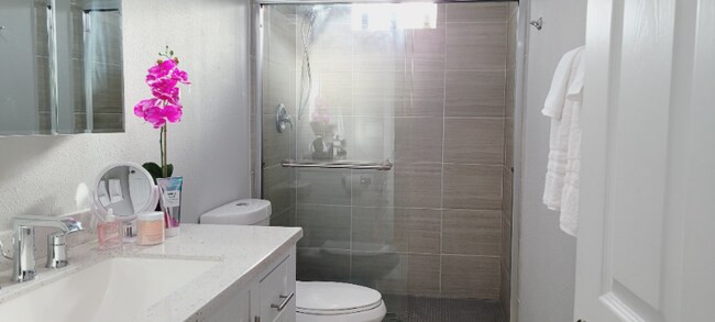 Building Photo - 532 Cesar E Chavez Pky