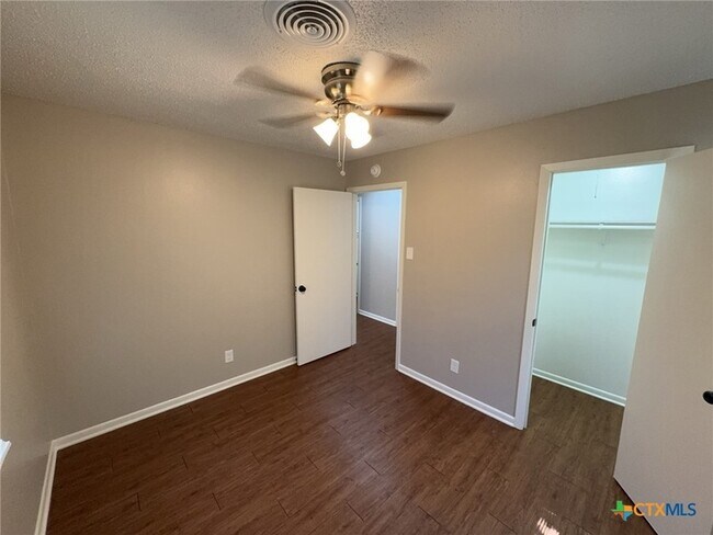 Building Photo - 1205 Kathey Dr