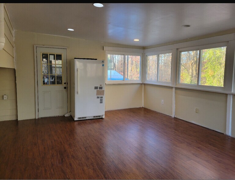 Building Photo - 15012 Cordell Ave