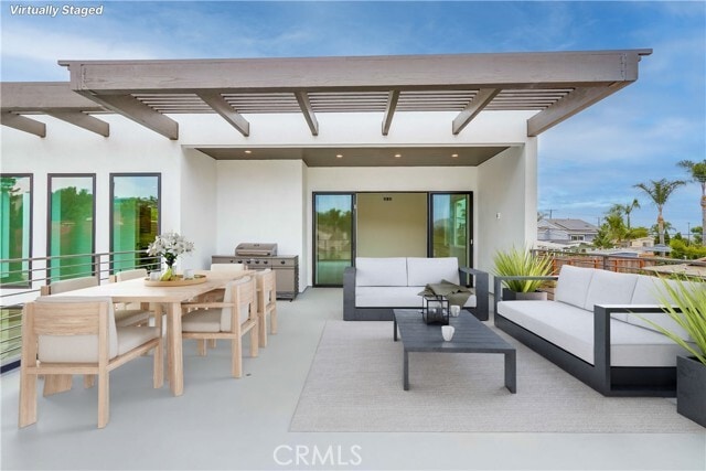 Building Photo - 128 Avenida Sierra