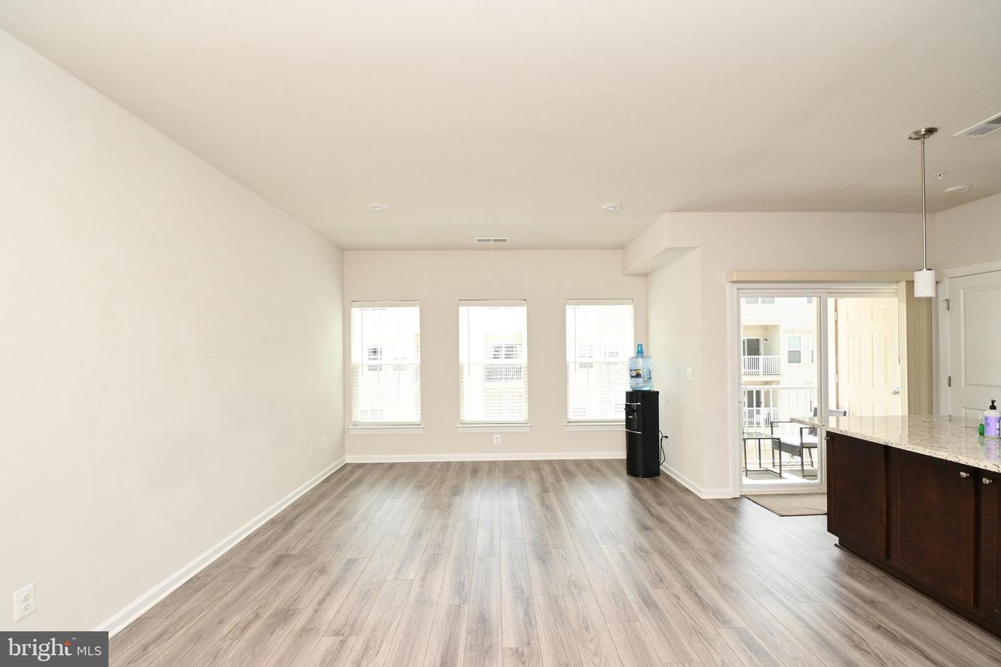 Building Photo - 5555 Lanteen St