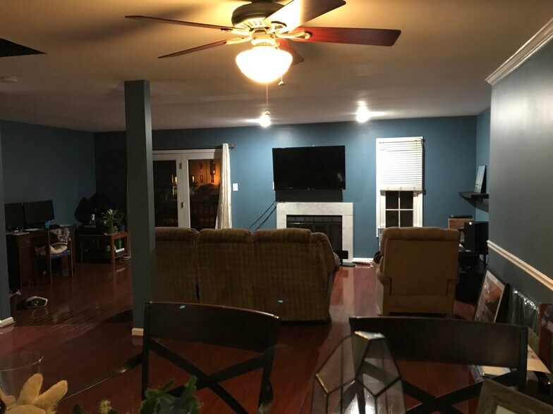 Building Photo - 7937 Ashford Blvd