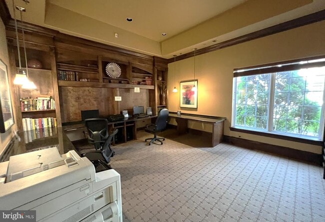 Building Photo - 12953 Centre Park Cir