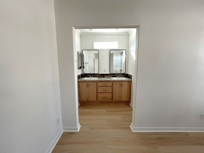 Building Photo - 124 Hibiscus Dr