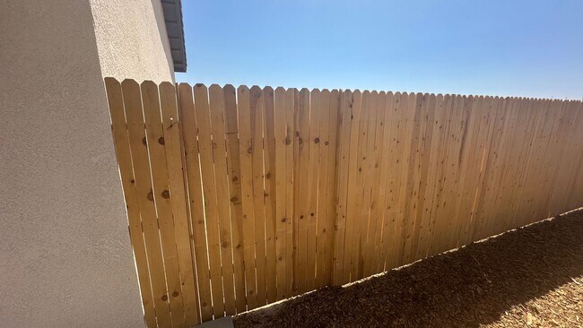 Building Photo - Coyote Run Duplexes 9004