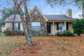 Building Photo - 7001 Bellevue Trce