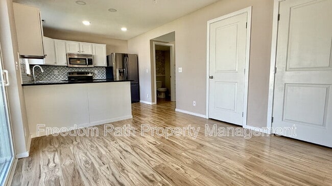 Building Photo - 3783 Pandion Dr