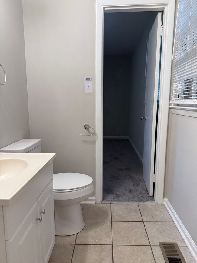 Building Photo - Amazing Ranch Home In Raleigh, Available Now!