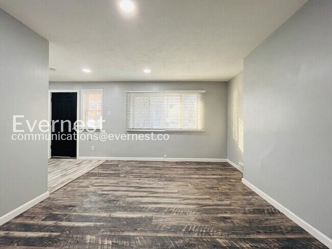 Building Photo - 303 Kirk Ave