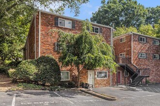 Building Photo - 343 8th St NE