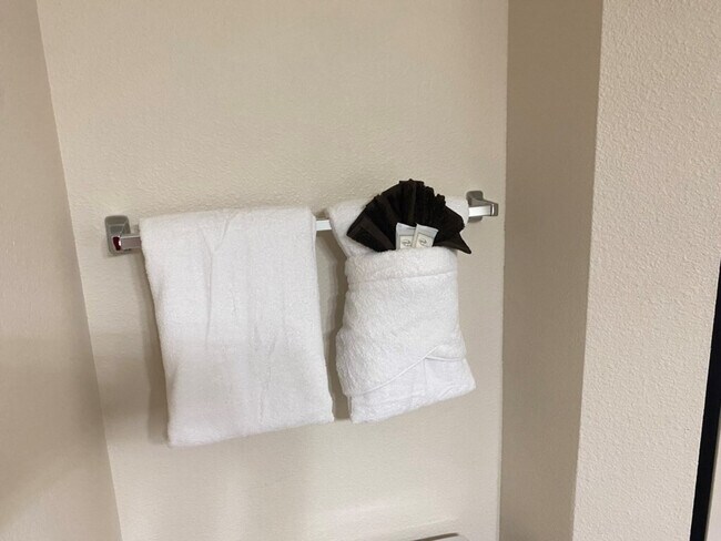 Building Photo - 5372 Diplomat Ct