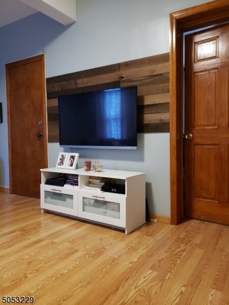 Building Photo - 21 Elliott St