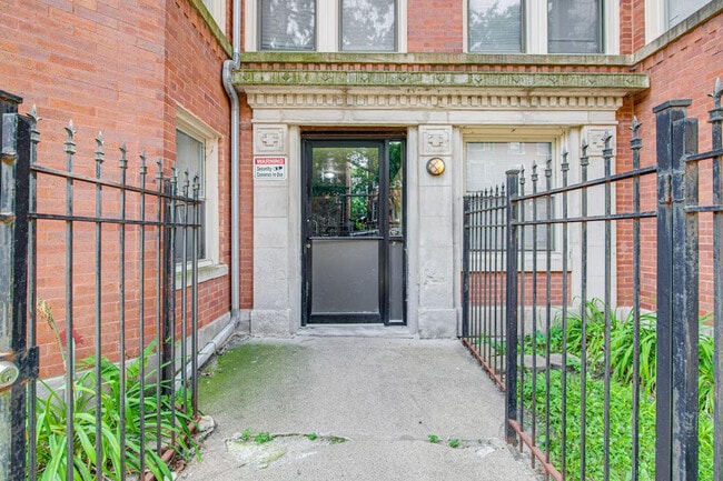 Building Photo - 6210 S Evans Ave