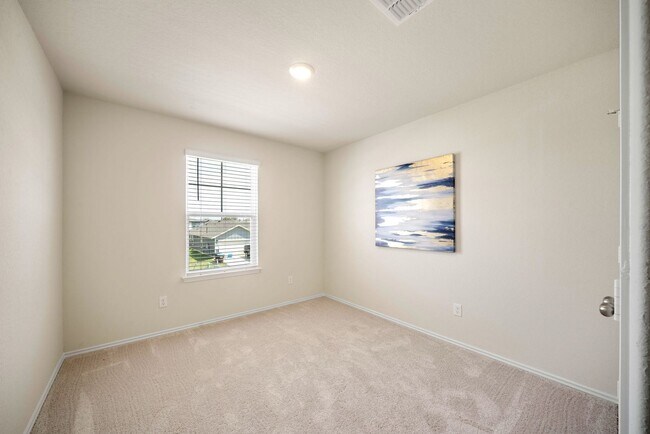 Building Photo - Great home with a great price!