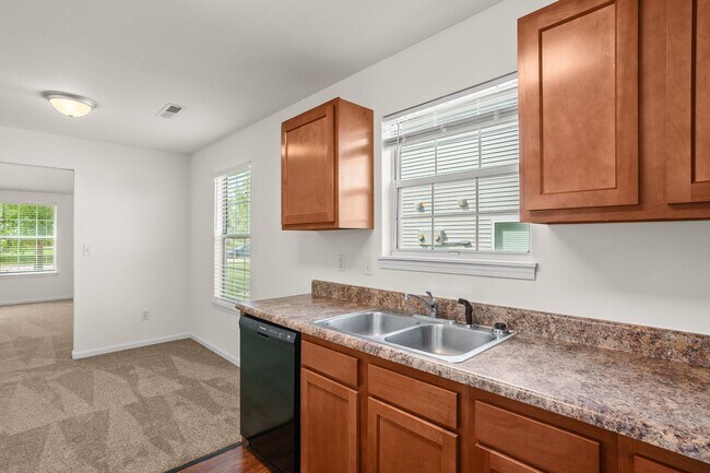 Building Photo - 2612-2614 Northampton Dr.