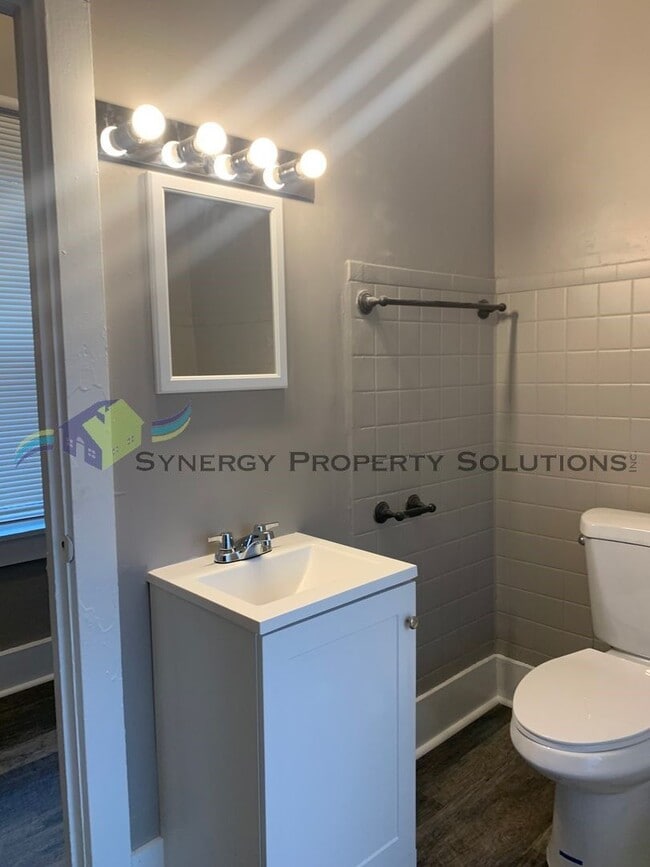 Building Photo - Galion Home