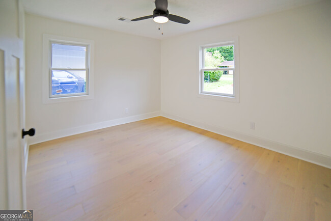 Building Photo - 2625 Santa Barbara Dr NW