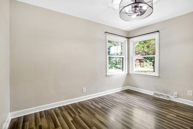 Building Photo - 3315 Beech Dr