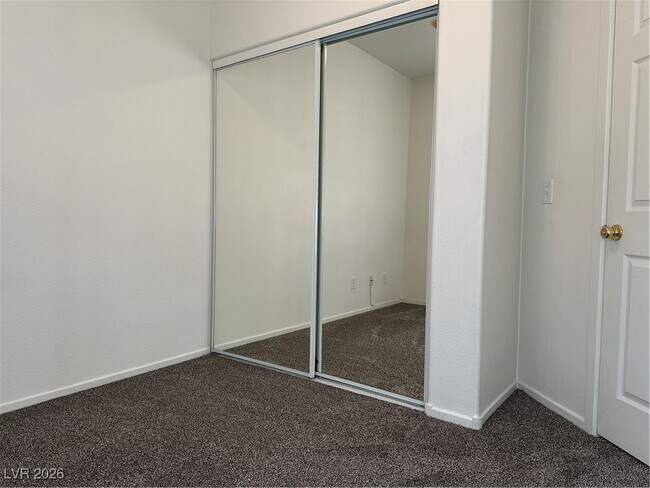 Building Photo - 9469 Vast Valley Ave