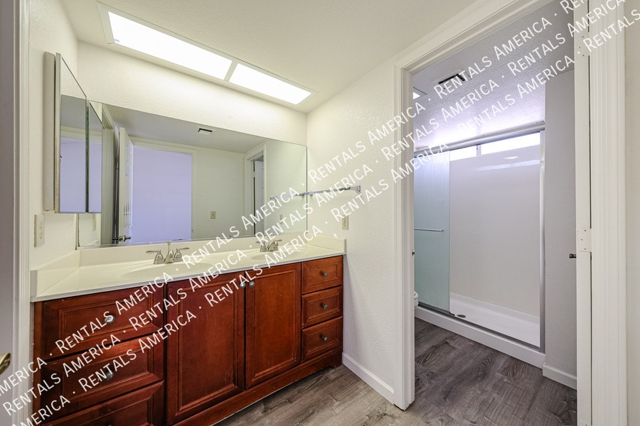 Building Photo - 12240 S 45th St