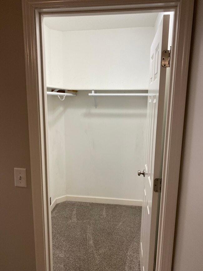 Walk-in closet - 950 29th Ave NE