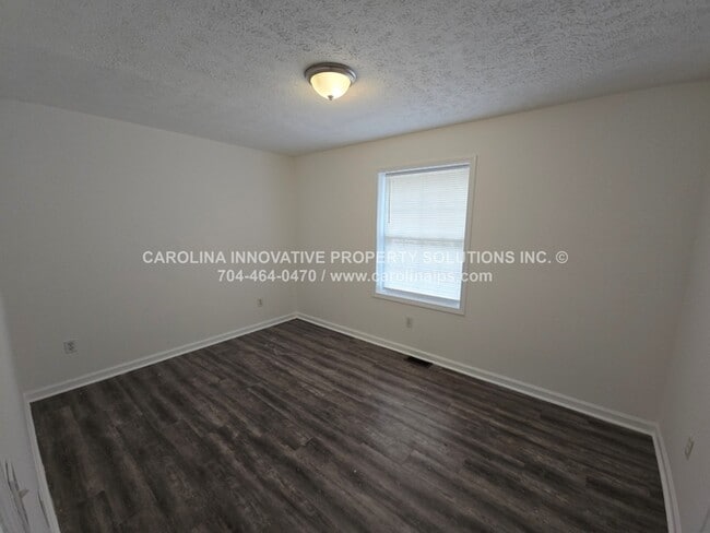 Building Photo - 1409 Tinnin Ave