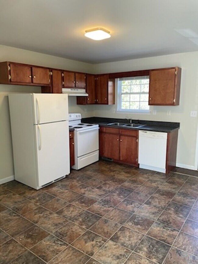 Building Photo - Landmark Court II