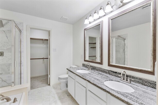 Building Photo - 122 S Walden Elms Cir