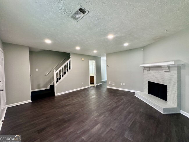 Building Photo - 292 Timber Creek Ln SW