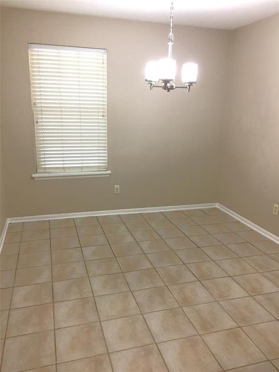 Building Photo - 3515 Castledale Dr