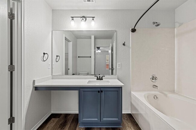 Building Photo - 206 Wells Bend