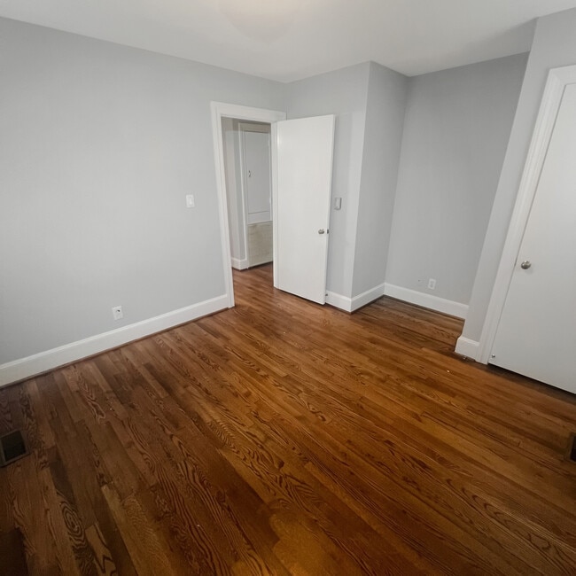 Building Photo - 2803 Jackson Dr