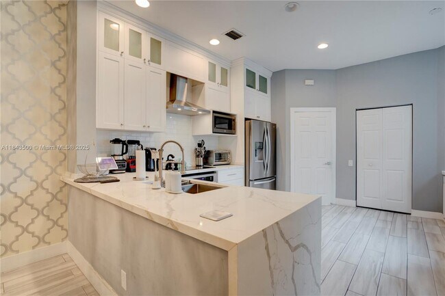 Building Photo - 1364 Harbor View W