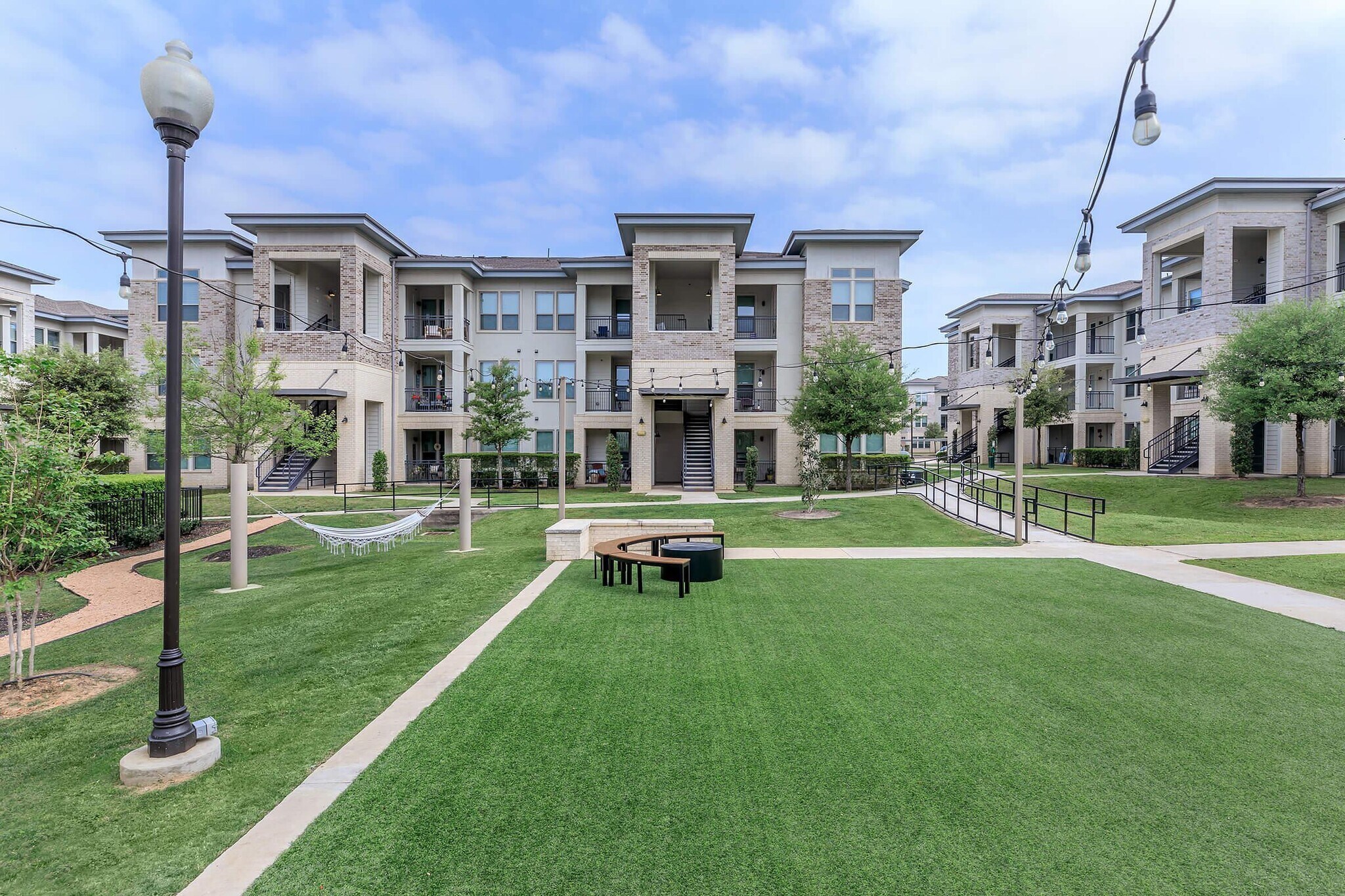 Building Photo - 1560 League Line Rd