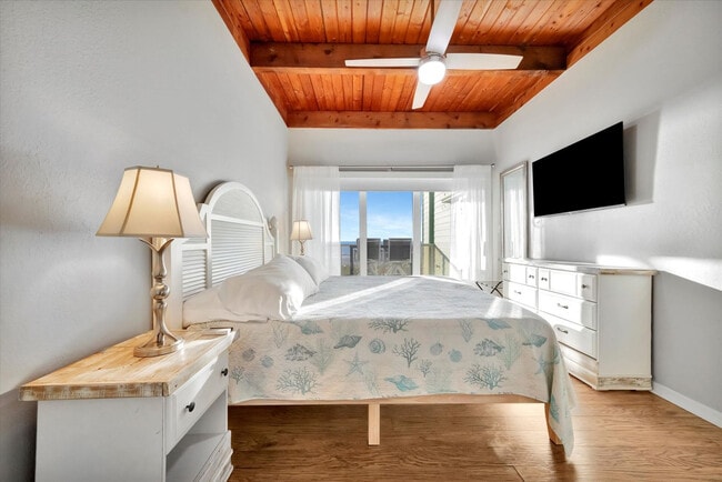 Building Photo - 19530 Gulf Blvd